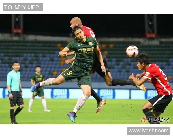 成都网球队的转型之路:成就与挑战并存的网球发展分析 成都网球队的转型之路:成就与挑战并存的网球发展分析