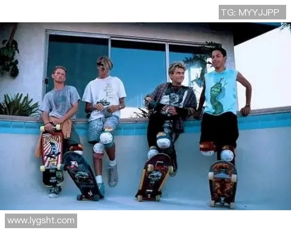 重庆极限运动队战术揭秘:挑战极限的勇气与智慧之旅 重庆极限运动队战术揭秘:挑战极限的勇气与智慧之旅