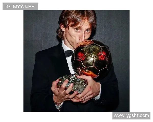 足球明星安蒂奇的传奇生涯与对足球的深刻影响分析 足球明星安蒂奇的传奇生涯与对足球的深刻影响分析